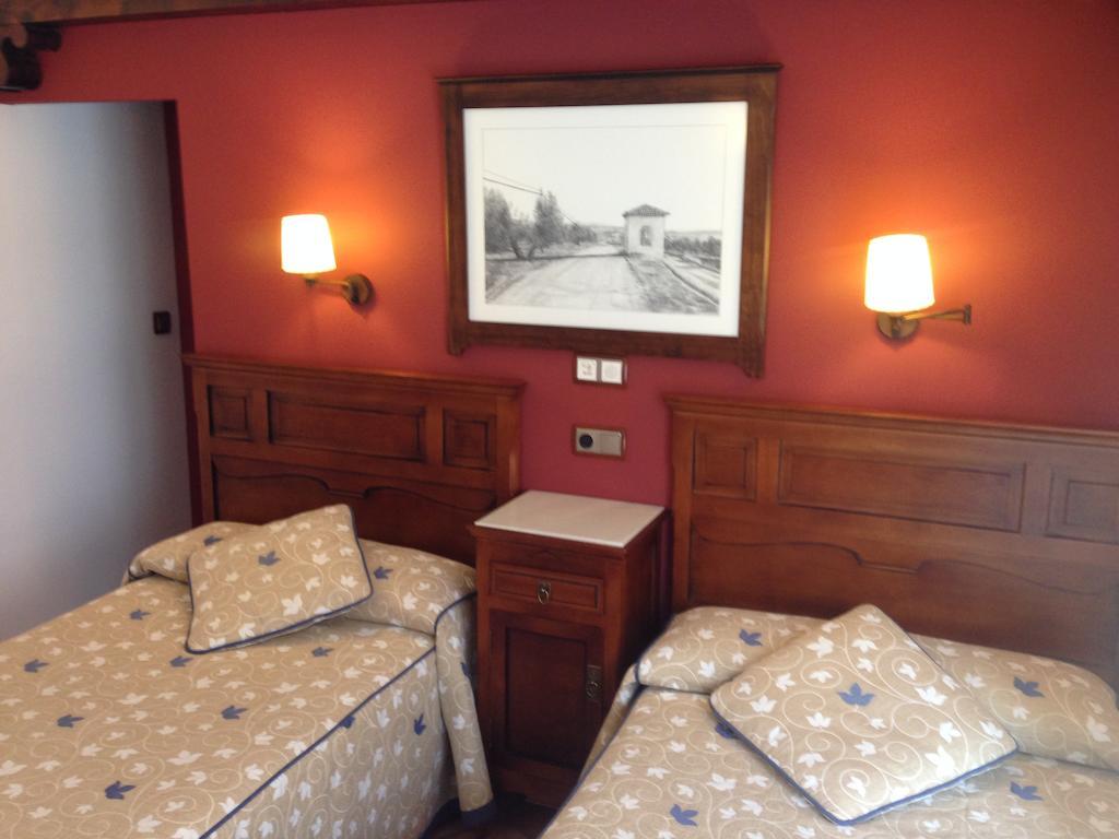 Hotel Hospederia Ana Pilar Porcuna Zimmer foto