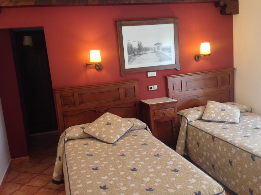 Hotel Hospederia Ana Pilar Porcuna Zimmer foto