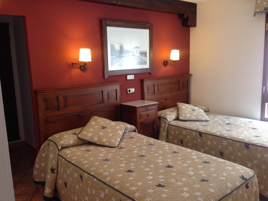 Hotel Hospederia Ana Pilar Porcuna Zimmer foto